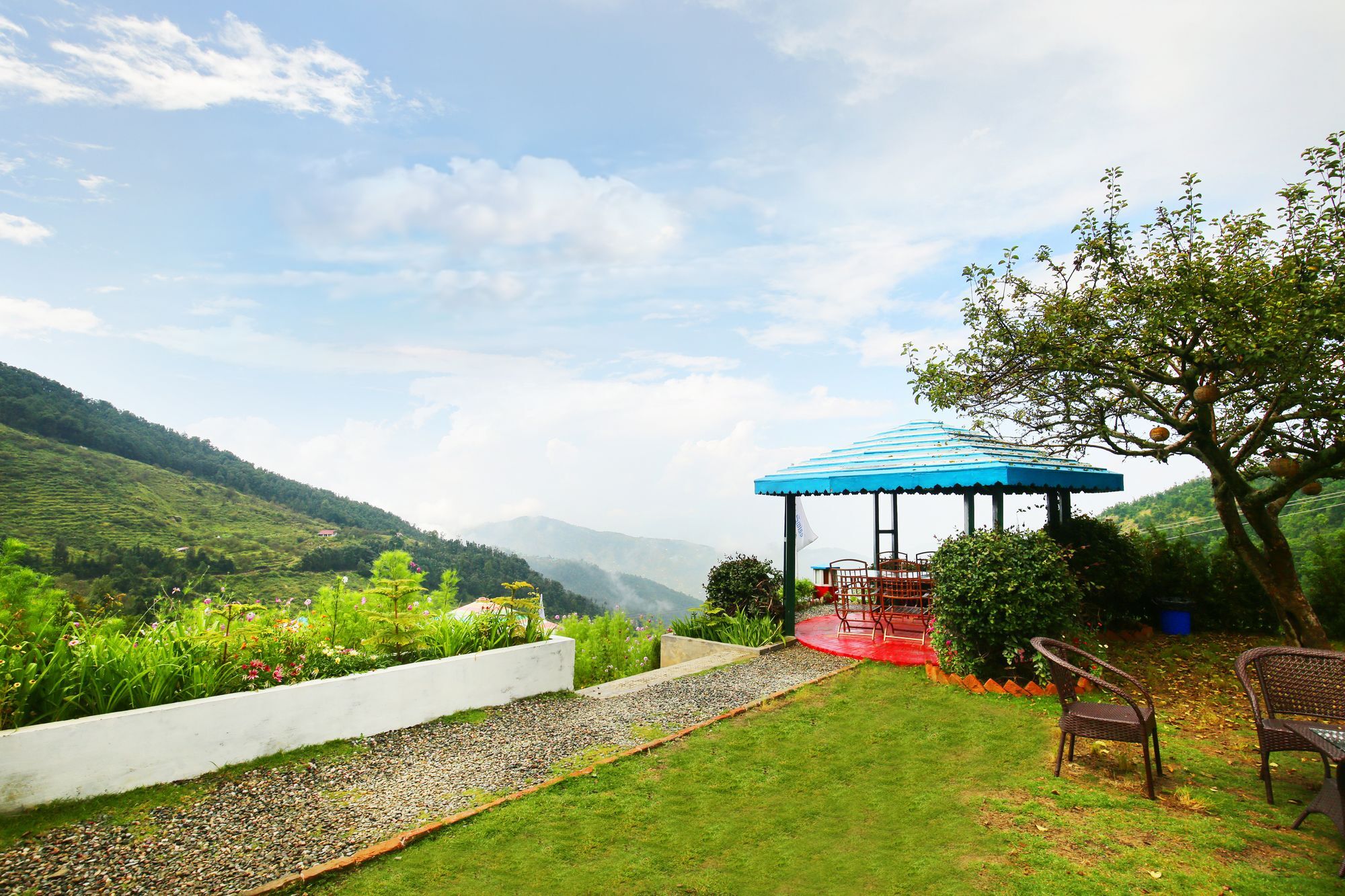 The Swiss Village Resort Найнитал Экстерьер фото
